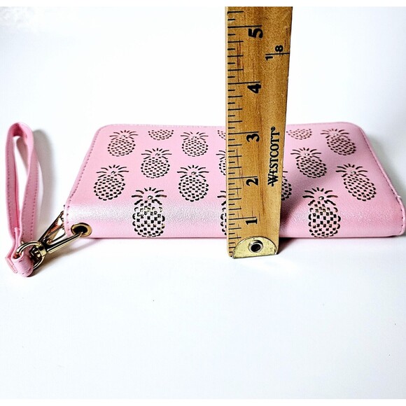 Wristlet Wallet Pink Embossed Pineapple NIU Boutique Goldtone Embellishments New - Picture 9 of 12